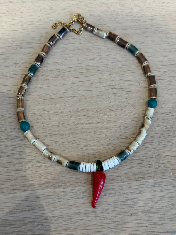 Collier Pimientos